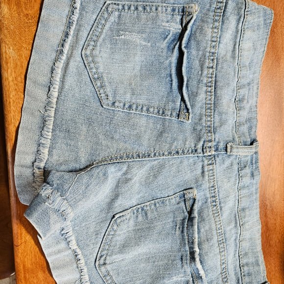 patriotic LEI Ashley red, white, blue shorts distressed size 9 - Picture 2 of 5